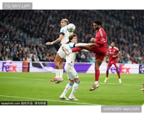 滕哈赫战术渐入佳境，球队表现提升引发热议