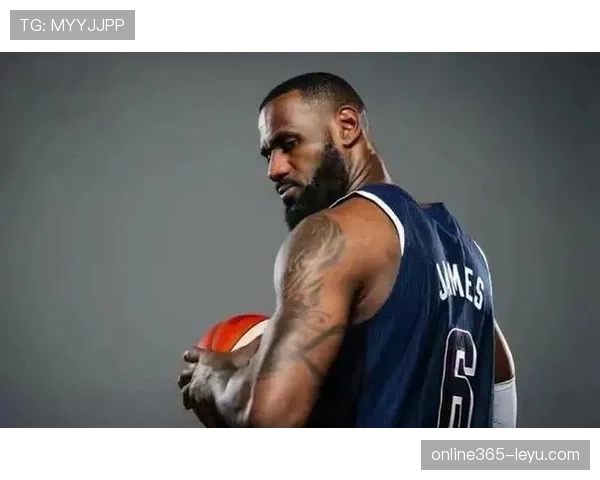 梅里诺攻防两端表现出色,助力球队胜利状态全面回暖 梅里诺攻防两端表现出色,助力球队胜利状态全面回暖