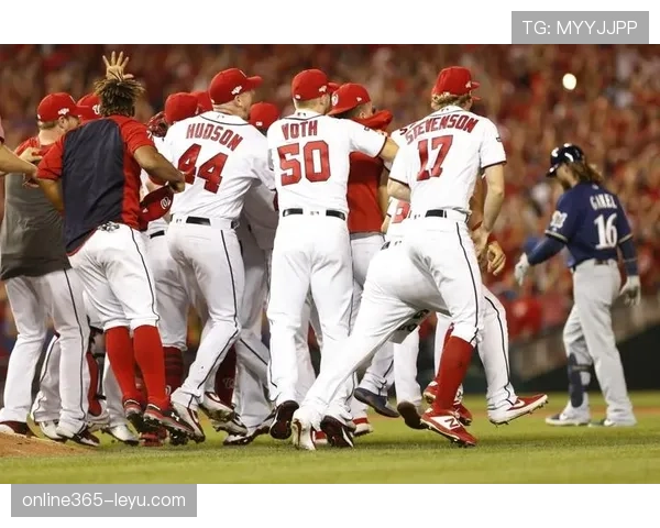 里奥逼抢体系再显神威,球队强势逆转取胜 里奥逼抢体系再显神威,球队强势逆转取胜