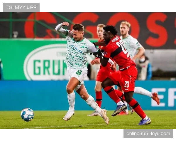 沙尔克04凭借边路速度优势斩获关键胜利，表现稳健