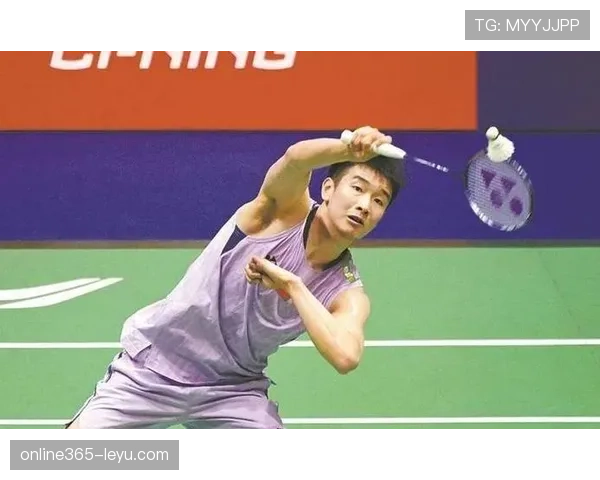 李诗沣训练完直接打车去奢侈品店刷卡,这自律和消费反差谁懂 李诗沣训练完直接打车去奢侈品店刷卡,这自律和消费反差谁懂